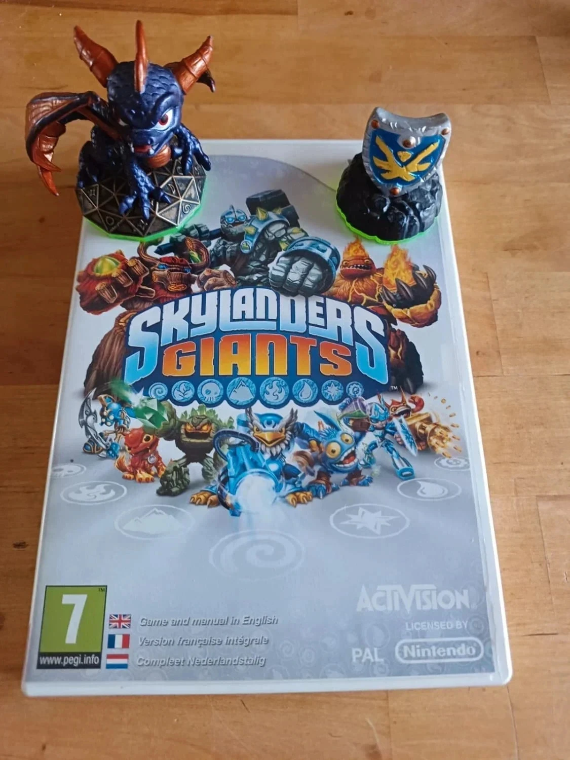 Jeu wii skylander et figurines